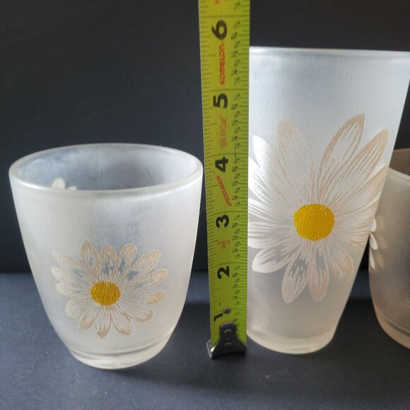 Vintage Set Of 3 Frosted Tumblers With Daisy Design - Picture 8 of 8